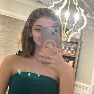 Meet your Posher, Avery